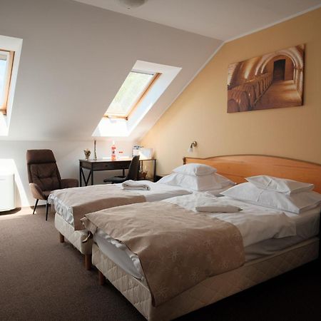 Bed and Breakfast Diofa Panzio Віллань Екстер'єр фото